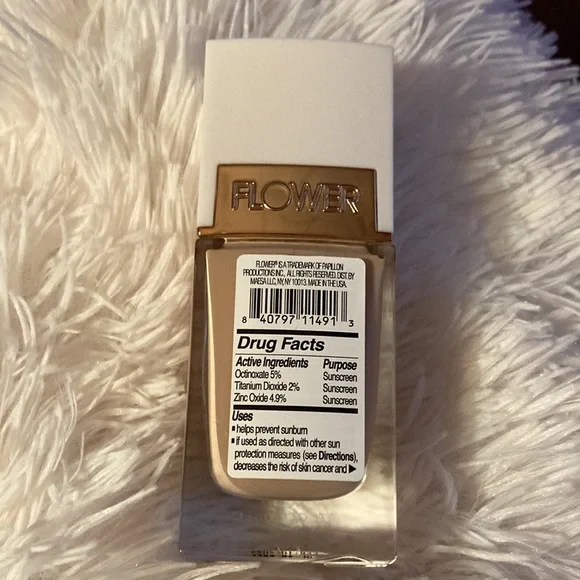 Flower brand - light illusion SPF 15 - Picture 2 of 2